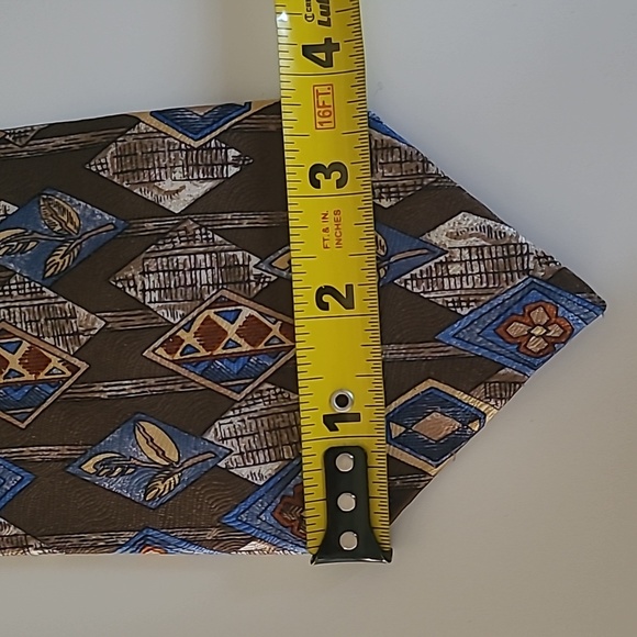 Guy Laroche Diffusion Men’s Neck Tie 100% Silk Made in Canada - Picture 3 of 5